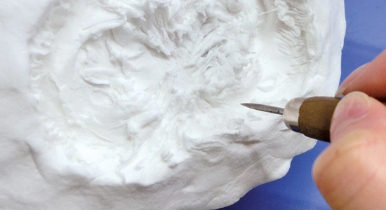 Step.3　粘土をかぼちゃの形に整える