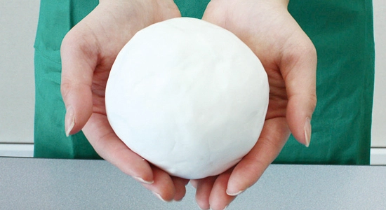 Kクレイを丸める