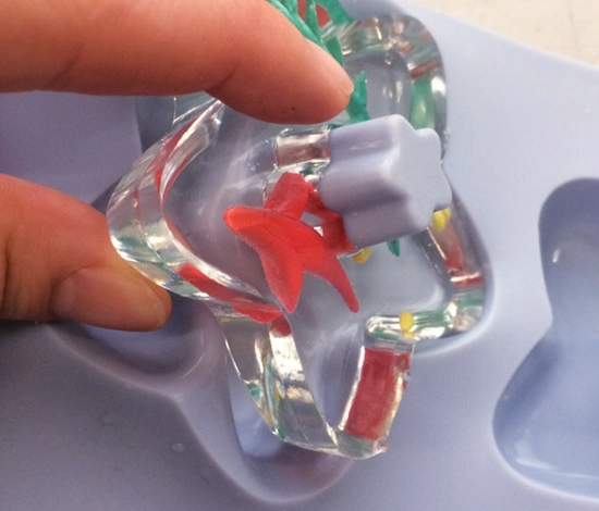 エポレジンで作る！水菓子の作り方｜硬化後、取り外して完成