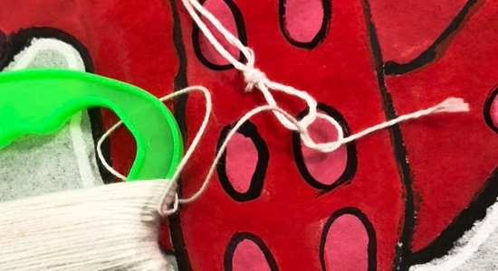 「スーパーぐにゃぐにゃだこ B」の作り方｜糸をつけるその2